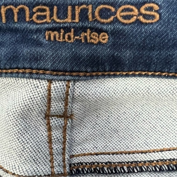 MAURICES Women’s Blue Jeans Sz Medium (9/11) Distressed Mid-Rise Medium Wash - Picture 5 of 12